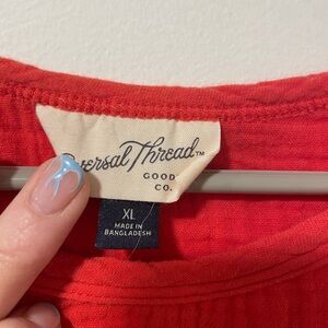 Universal Thread Red Top XL